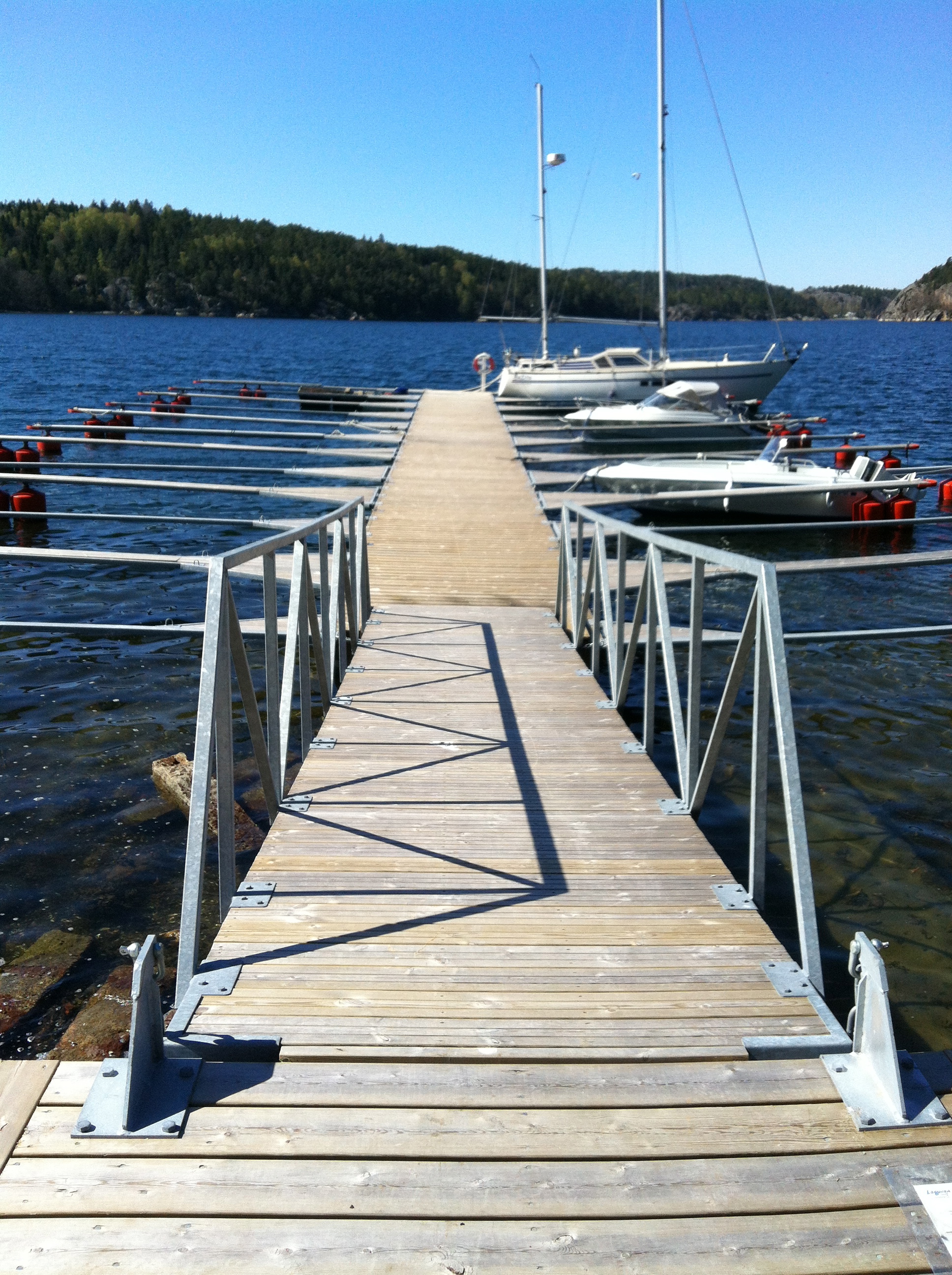 Båtbrygga typ SF31 i närheten av Strömstad